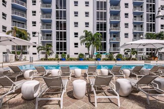 Paramount on Lake Eola in Orlando, FL - Building Photo - Building Photo