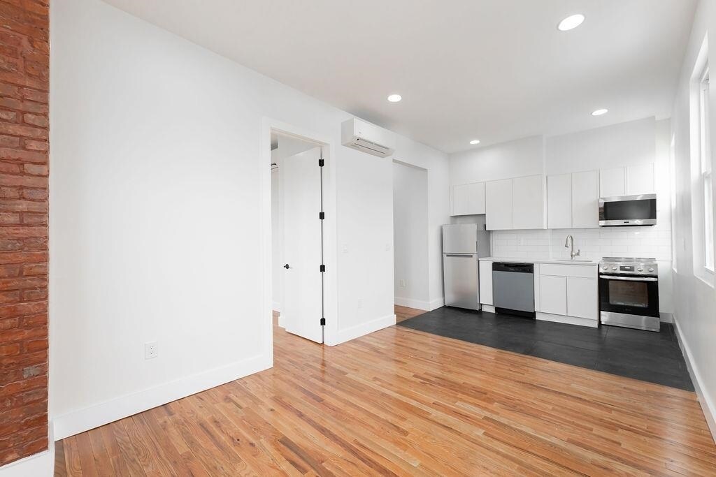120 Bowers St in Jersey City, NJ - Building Photo