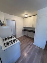 8571 Rugby Dr, Unit 1/4 in West Hollywood, CA - Foto de edificio - Building Photo