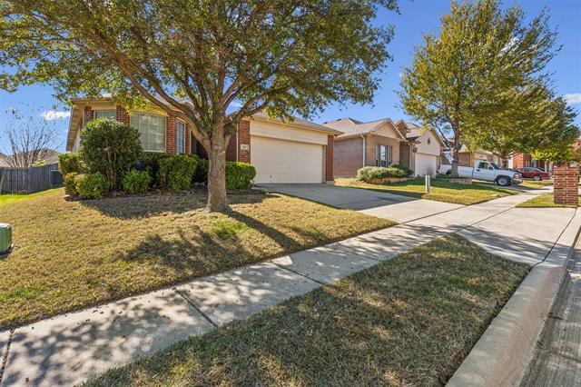 805 Poncho Ln in Haslet, TX - Foto de edificio