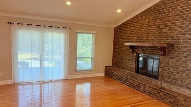 1790 Brown St in Tallahassee, FL - Building Photo - Building Photo