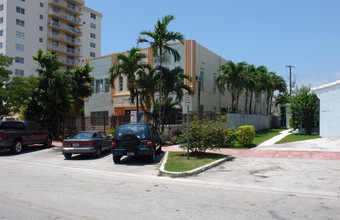 6918 Bay Dr in Miami Beach, FL - Building Photo - Building Photo