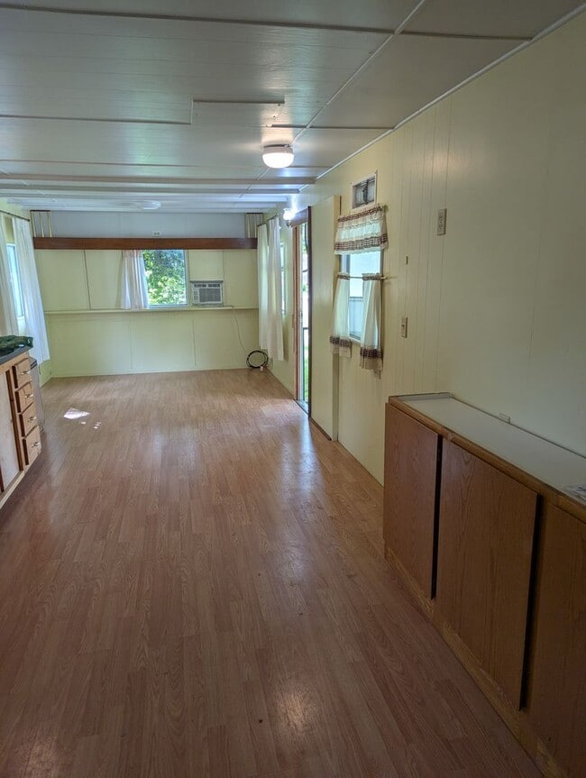 249 SE 2nd St in Canyonville, OR - Building Photo - Building Photo