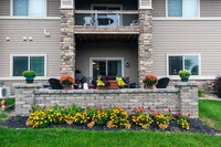 Suncrest Apartments and Townhomes in Ames, IA - Building Photo - Building Photo