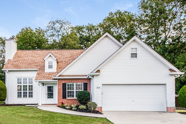 property at 920 7 Oaks Blvd