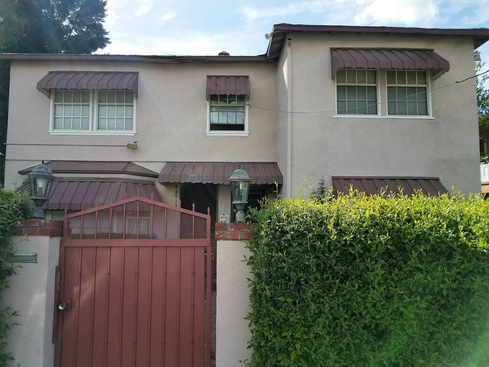 4513 Hazeltine Ave in Sherman Oaks, CA - Building Photo