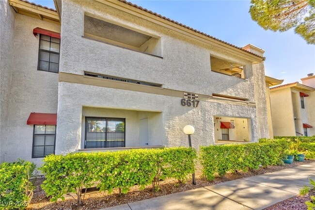 6617 W Tropicana Ave in Las Vegas, NV - Building Photo - Building Photo