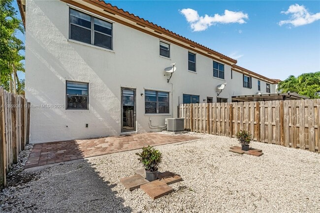 16620 SW 42nd Terrace in Miami, FL - Building Photo - Building Photo