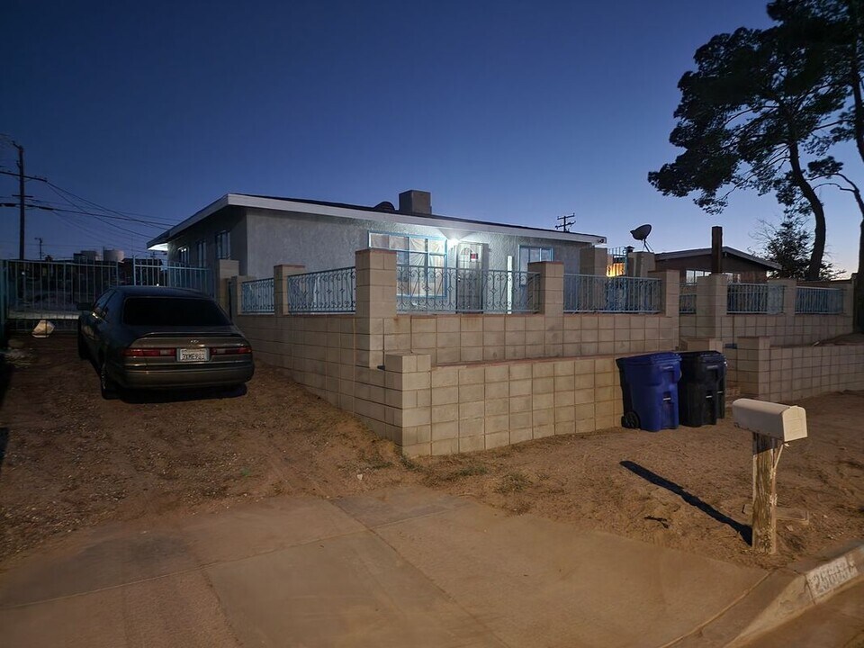 25603 Bejoal in Barstow, CA - Building Photo