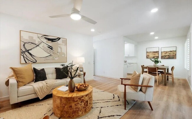 property at 8528 Via Mallorca