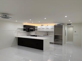 11855 NE 19th Dr in North Miami, FL - Building Photo