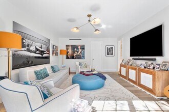 607 Melaleuca Ln in Miami, FL - Building Photo - Building Photo