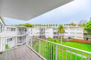 7737 SW 88th St in Miami, FL - Building Photo