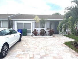 5482 Lakewood Cir S in Margate, FL - Building Photo