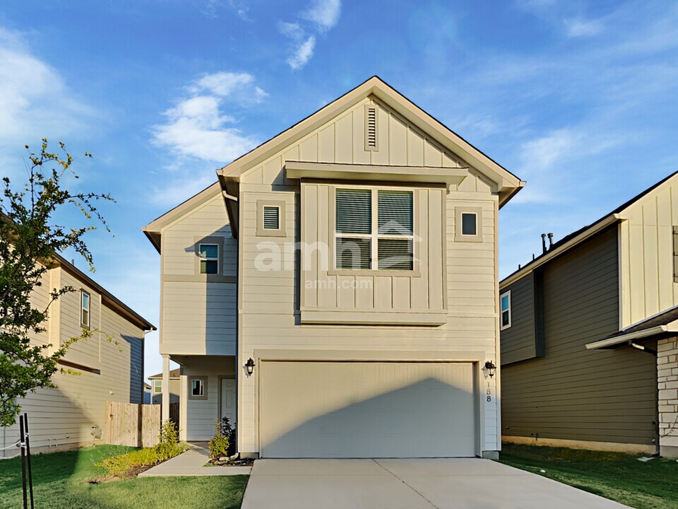 188 Pebble Creek Run in New Braunfels, TX - Building Photo