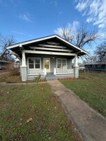 1109 Grove St in Perry, OK - Building Photo