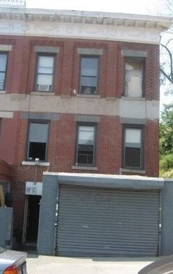 299 E Burnside Ave in Bronx, NY - Foto de edificio