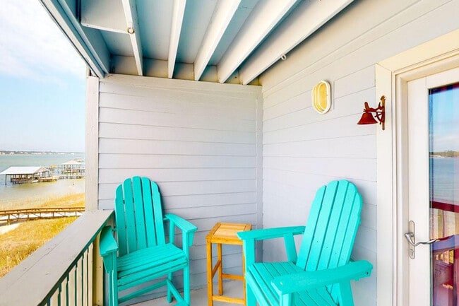 1988 W Beach Blvd in Gulf Shores, AL - Building Photo - Building Photo