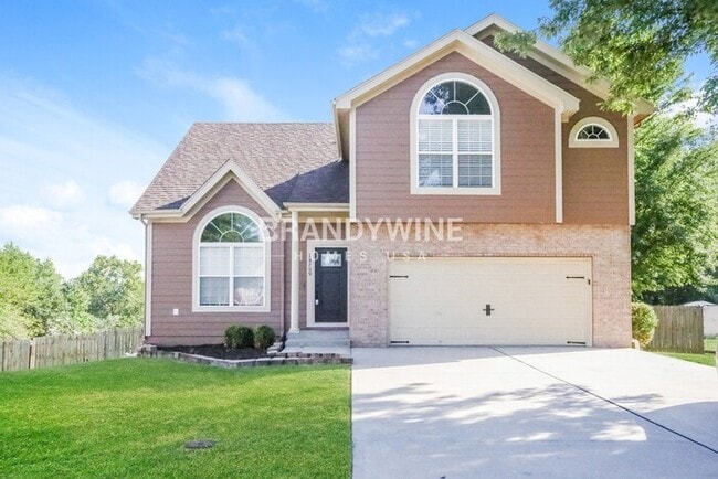 property at 18709 E 10th Terrace Ct N