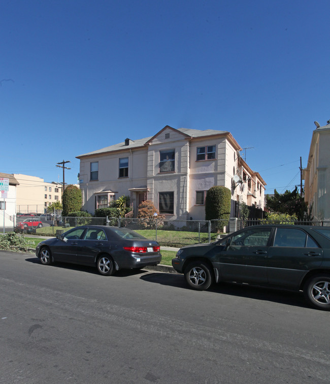 1186 N New Hampshire Ave in Los Angeles, CA - Foto de edificio - Building Photo