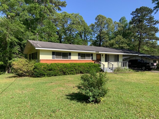 56 Meadowlane Dr in Laurel, MS - Building Photo - Building Photo