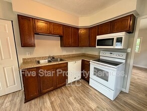 2404 S Whittier Ave in Springfield, IL - Building Photo - Building Photo