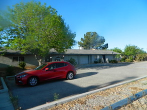 13523 Rancherias Rd in Apple Valley, CA - Building Photo - Building Photo