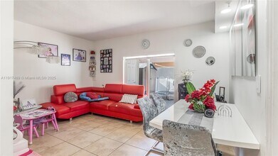 8390 NW 103rd St in Hialeah, FL - Building Photo - Building Photo