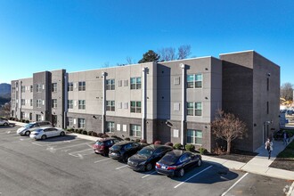 The Lofts at Pigeon Forge in Pigeon Forge, TN - Foto de edificio - Building Photo