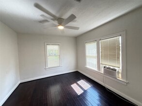 17119 TX-35 in Pearland, TX - Building Photo - Building Photo