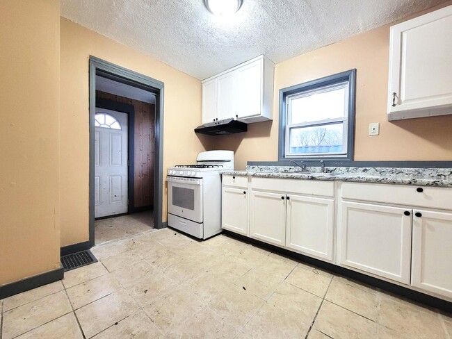 798 Stadelman Ave in Akron, OH - Building Photo - Building Photo