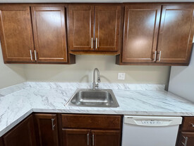 26 Trenton Sq, Unit 43 in Euclid, OH - Building Photo