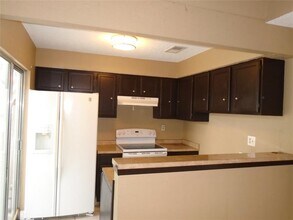 13012 Greenway Chase Ct in Houston, TX - Building Photo - Building Photo