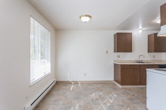 The Park at Fife in Fife, WA - Building Photo - Interior Photo