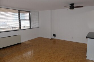 270 Marin Blvd in Jersey City, NJ - Building Photo - Building Photo