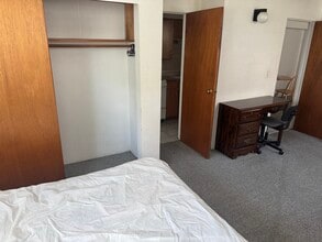 105 E John St in Champaign, IL - Building Photo - Building Photo