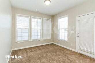 19331 Windjammer Cir in Cornelius, NC - Foto de edificio - Building Photo