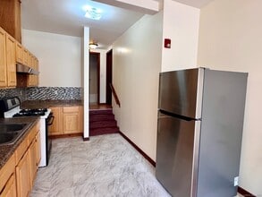 225 E Pearl St in Torrington, CT - Building Photo - Building Photo