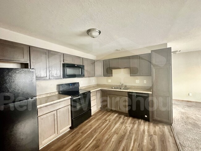 1166 SE Village View Ln in Ankeny, IA - Building Photo - Building Photo