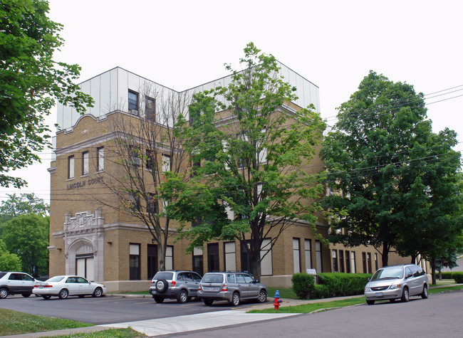 Lincoln Court Apartments in Binghamton, NY - Building Photo - Building Photo