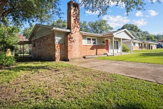 109 Charles St in Crockett, TX - Building Photo - Building Photo