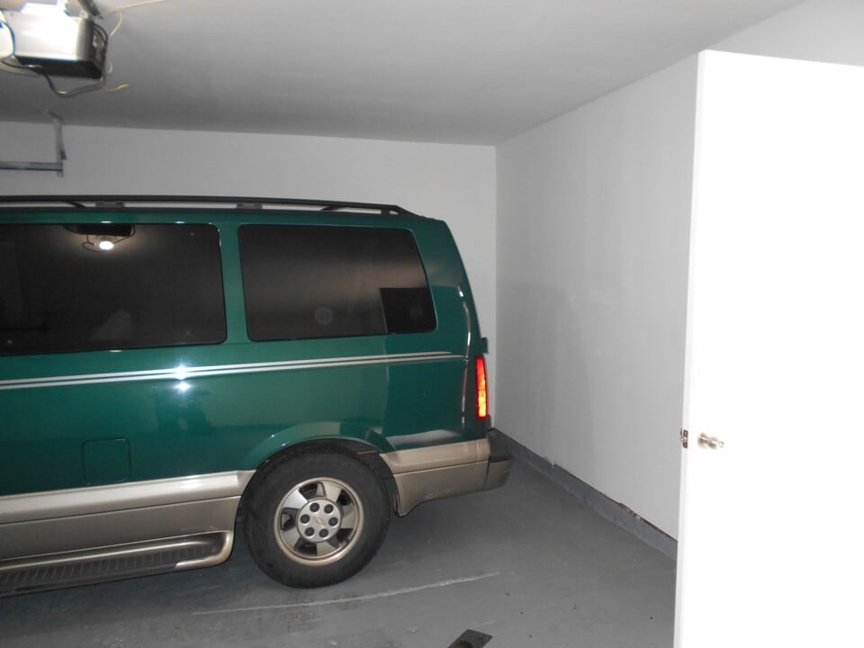 12447 W Village Dr in Houston, TX - Building Photo