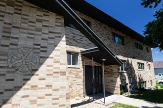 480 8th St in Red Wing, MN - Building Photo - Building Photo