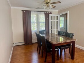 317 Weeping Willow Ln in Fairfield, CT - Building Photo - Building Photo