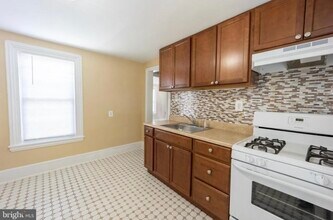 328 Ridley Ave, Unit 2 in Folsom, PA - Building Photo - Building Photo