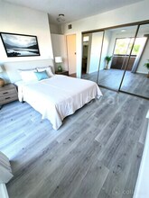 8722 Burton Way in Los Angeles, CA - Foto de edificio - Building Photo