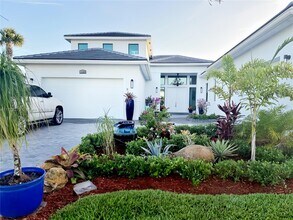 11460 SW Pietra Wy in Port St. Lucie, FL - Foto de edificio - Building Photo