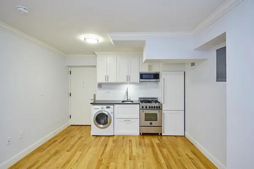210-220 E 22nd St in New York, NY - Building Photo