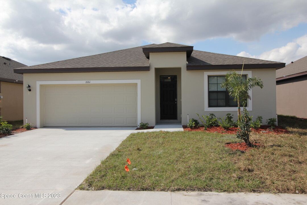 1661 Mineral Lp Dr NW in Palm Bay, FL - Building Photo