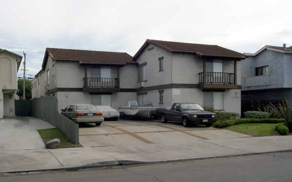 4775 Wilson Ave in San Diego, CA - Building Photo - Building Photo